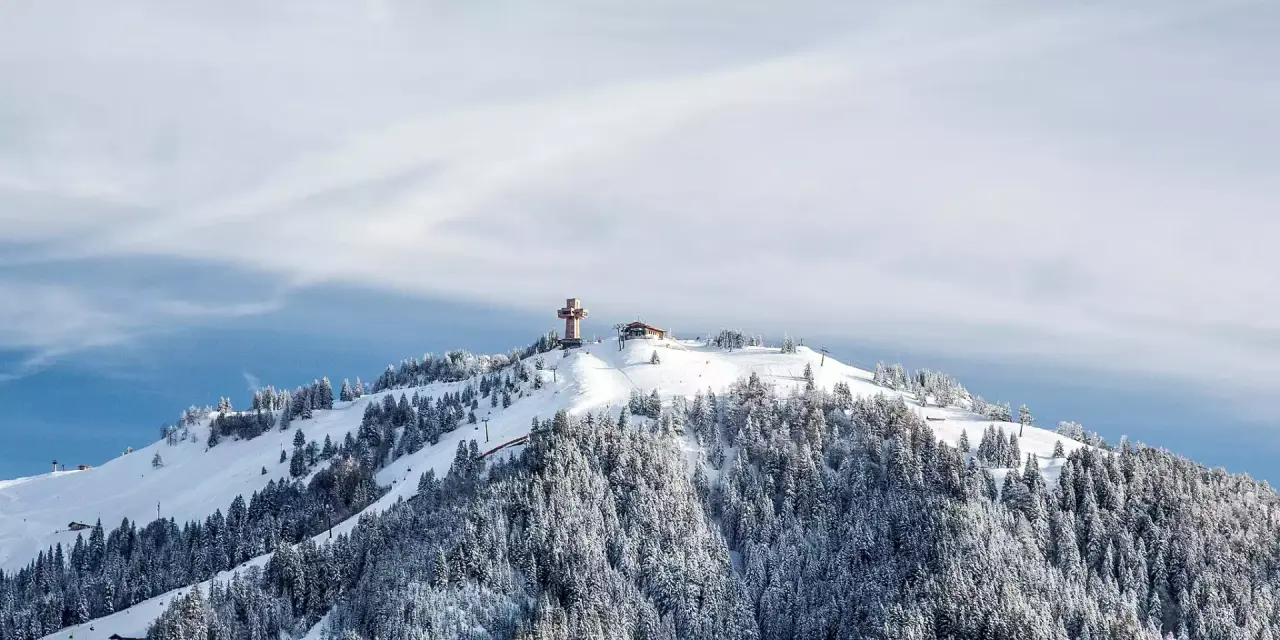 Wellness & Familienhotel Kitzspitz in St. Jakob – Winterliche Berglandschaft mit Gipfel | Wellnesshotel Tirol