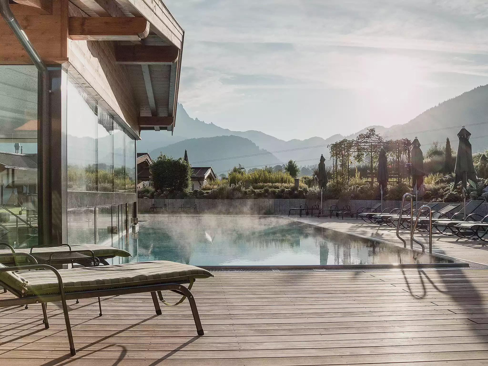 Wellness & Familienhotel Kitzspitz in St. Jakob – Beheizter Außenpool mit Dampf und Bergblick | Wellnesshotel Tirol