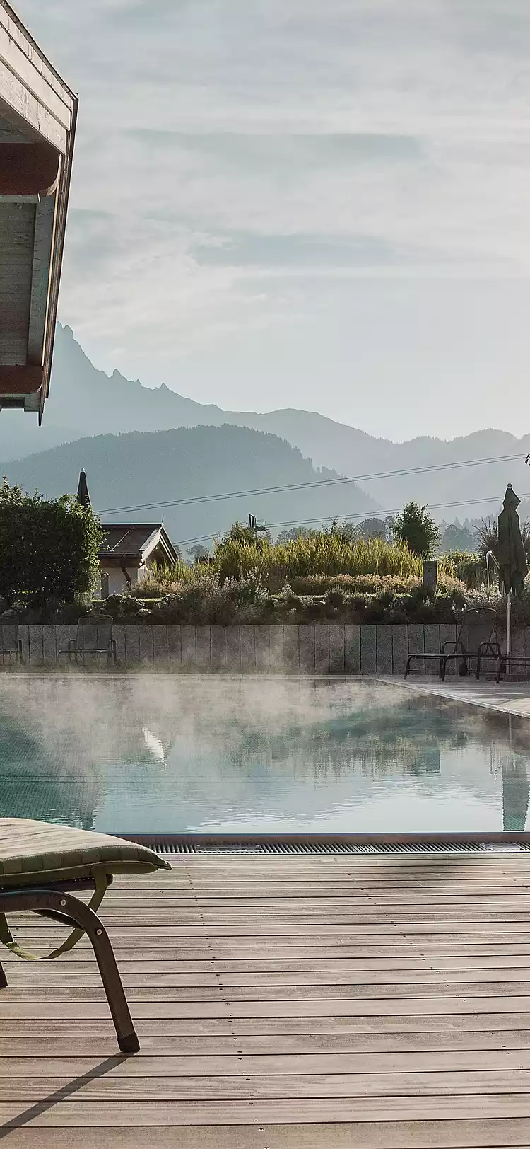 Wellness & Familienhotel Kitzspitz in St. Jakob – Beheizter Außenpool mit Dampf und Bergblick | Wellnesshotel Tirol