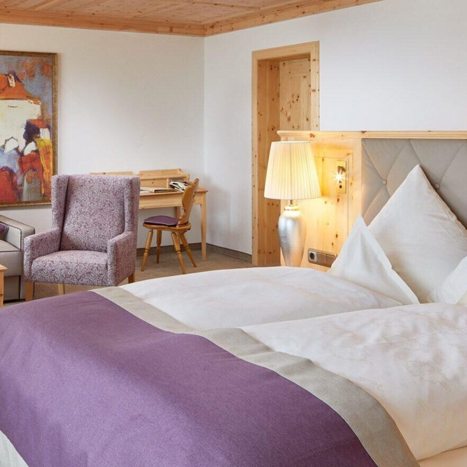 Relais & Chateaux Hotel Singer in Berwang – Komfortables Doppelzimmer mit gemütlicher Einrichtung | Wellnesshotel Tirol