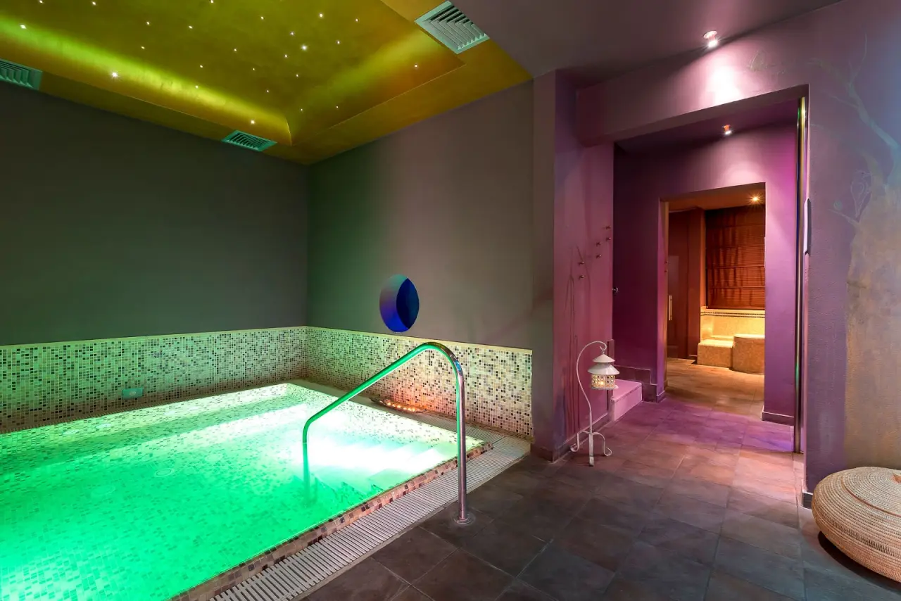 Sovrana Hotel & Re Aqva SPA — Bild 4