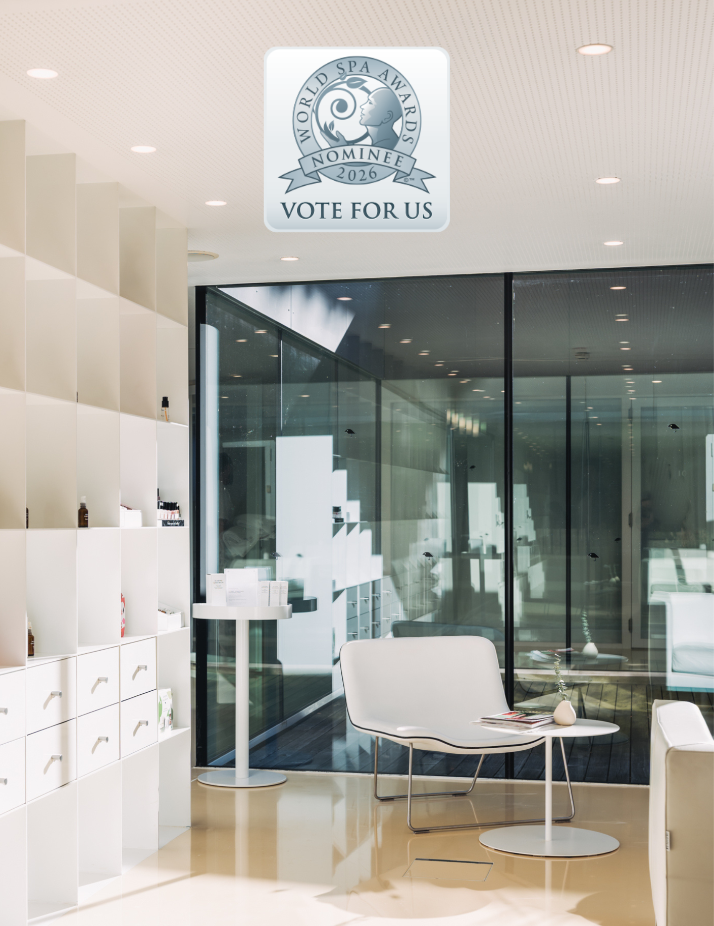 Hotel Post Bezau in Bezau – Helle Lobby mit modernem Design und World Spa Awards Nominierung | Wellnesshotel Vorarlberg
