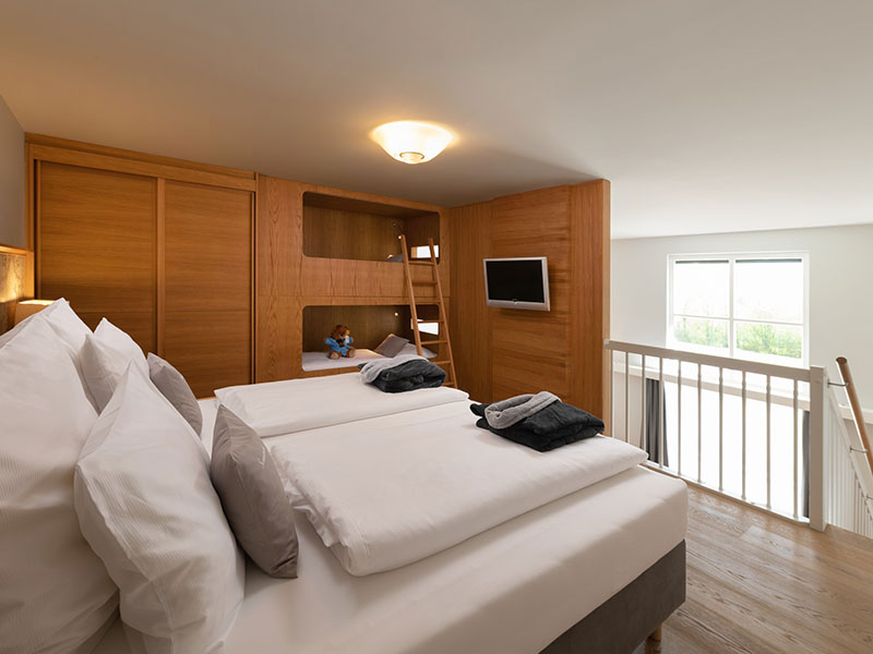 Hotel Sonnengut in Bad Birnbach – Modernes Familienzimmer mit Etagenbett | Wellnesshotel Rottal