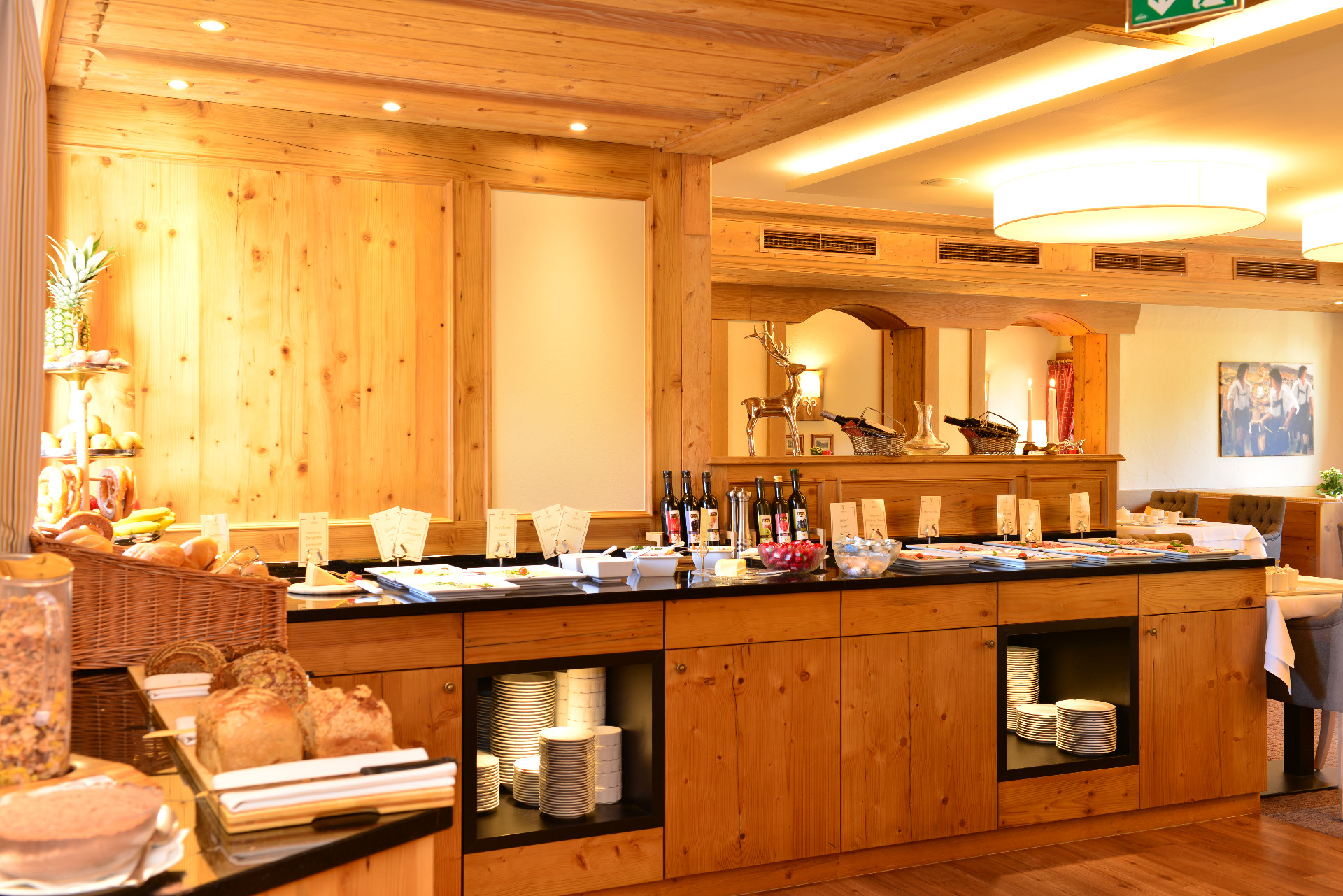 Hotel Jagdhof in Riezlern – Reichhaltiges Frühstücksbuffet im Restaurant | Wellnesshotel Kleinwalsertal