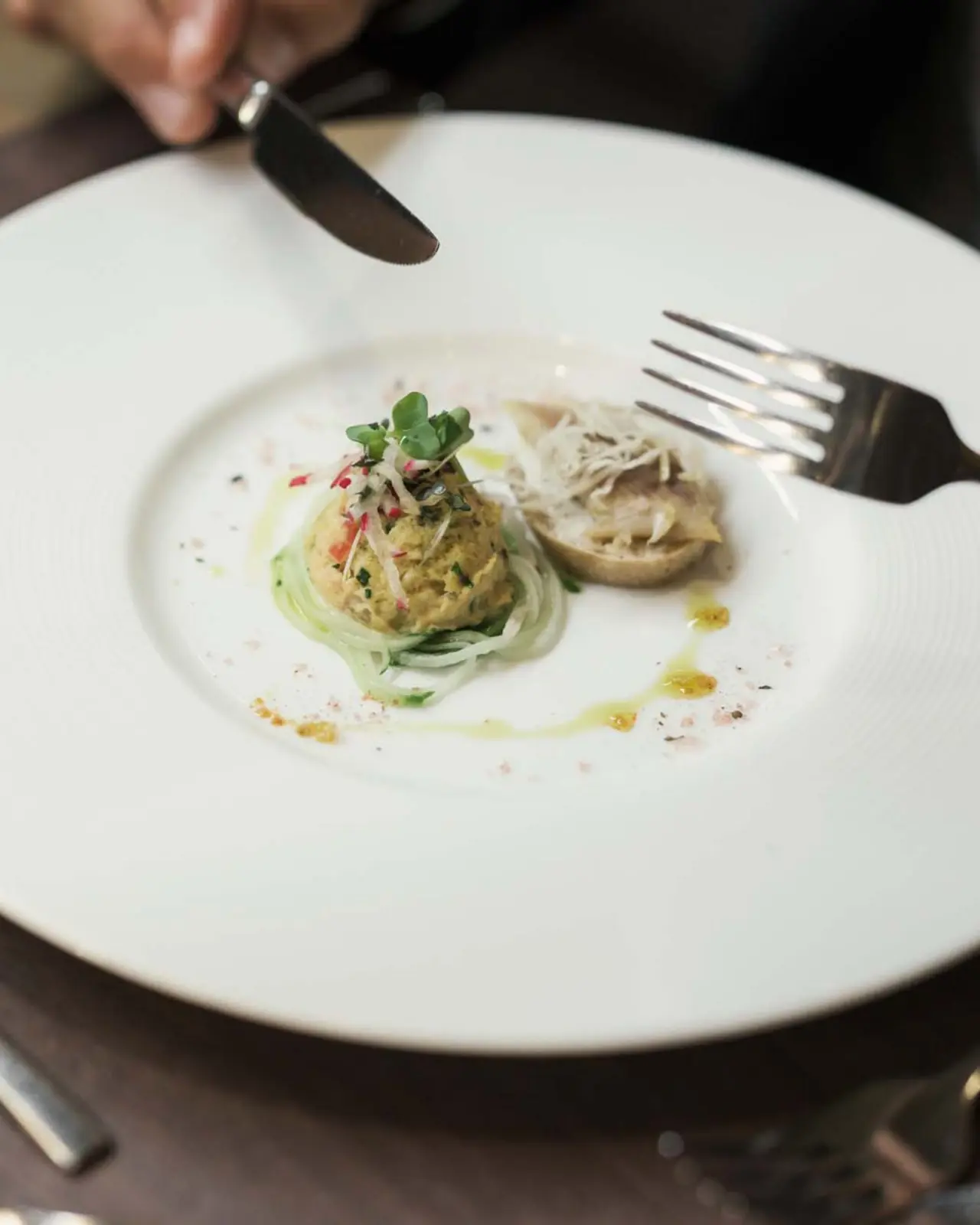 Exquisit angerichteter Vorspeisenteller im Restaurant des Hotel Mohr Life Resort.