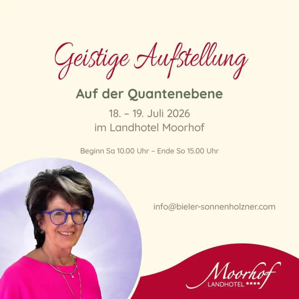 Flyer f
das Event 'Geistige Aufstellung auf der Quantenebene' im Landhotel Moorhof mit l
chelnder Frau und Details.