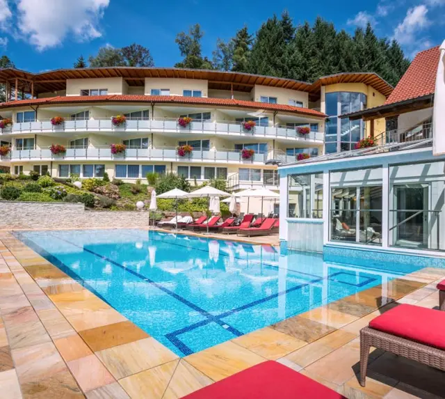 Naturparkhotel Adler St. Roman