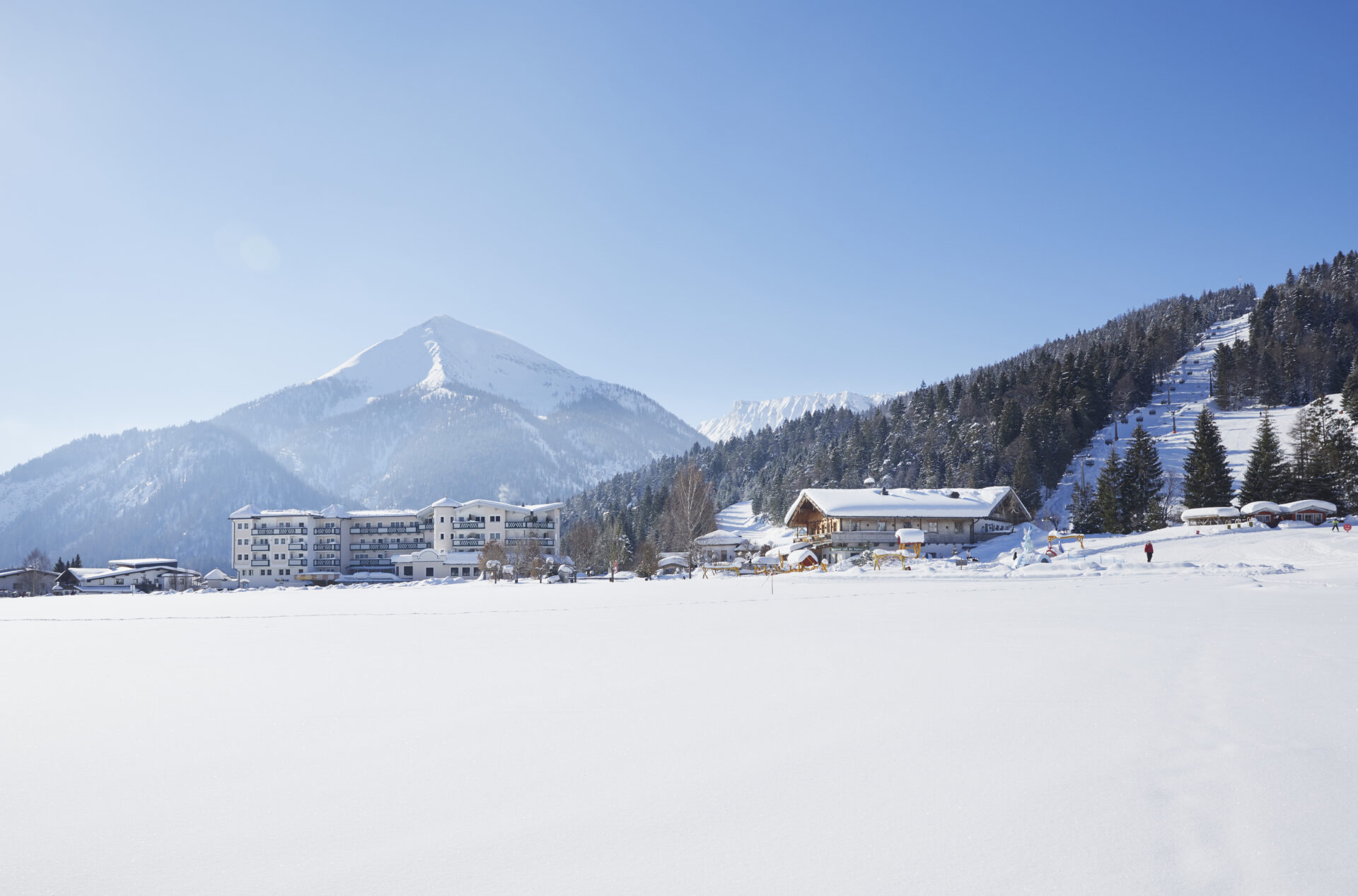 Familienparadies Sporthotel Achensee in Achenkirch – Hotel im Winter mit Bergpanorama | Wellnesshotel Tirol