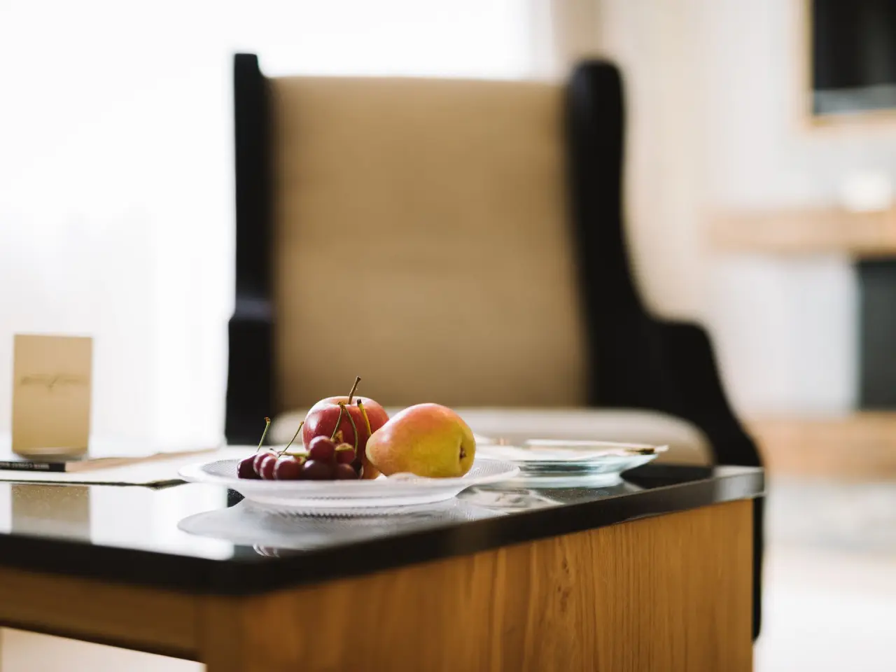 Frisches Obst als Willkommensgruß auf einem Tisch im Wellness Hotel Cervosa*****