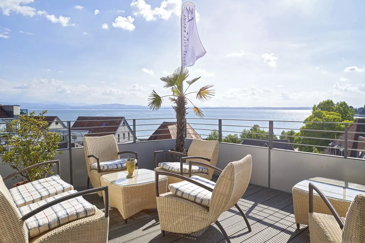 Hotel & Spa & Restaurant & Bar & Sky Pool Friedrichshafen