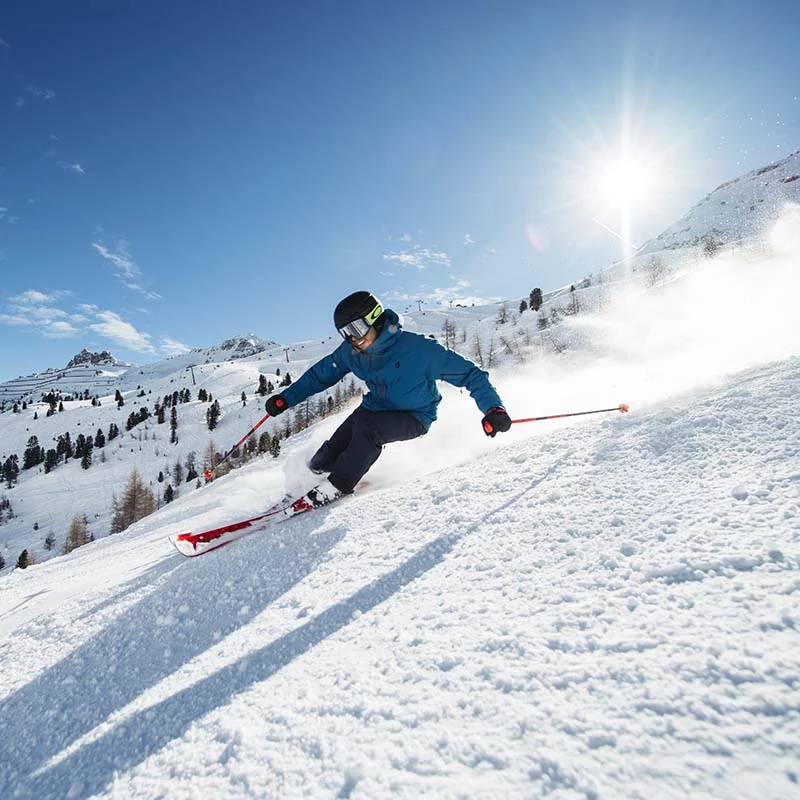 Hotel Brennerspitz in Neustift im Stubaital – Skifahrer auf der Piste im Stubaital | Wellnesshotel Stubaital