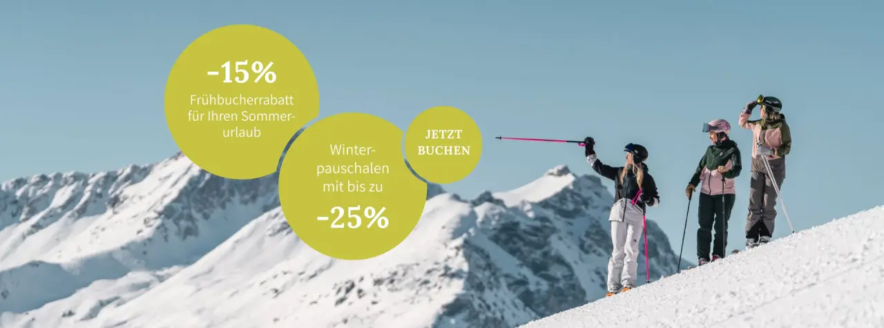 Skifahrerinnen vor verschneitem Bergpanorama mit Rabattangeboten im Hotel Leonhard für Winter- und Sommerurlaub.