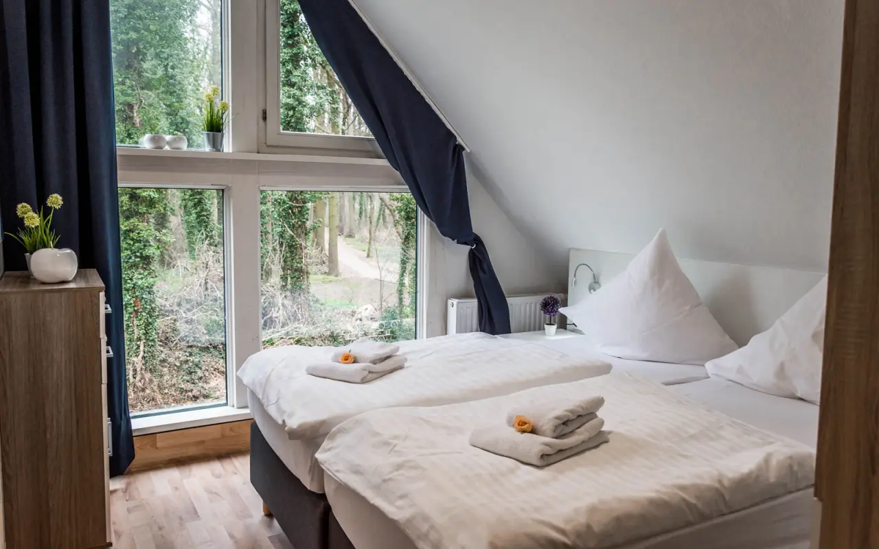 Gemütliches Doppelzimmer mit Waldblick im Wellness-& Sporthotel "Haus am See"