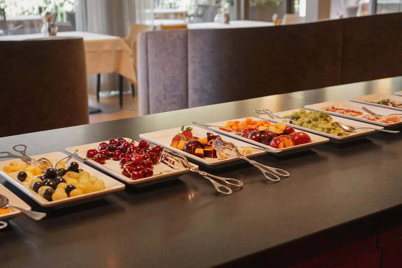Breakfast Hotel Traubenheim in Nals – Reichhaltiges Frühstücksbuffet mit frischem Obst | Wellnesshotel Südtirol