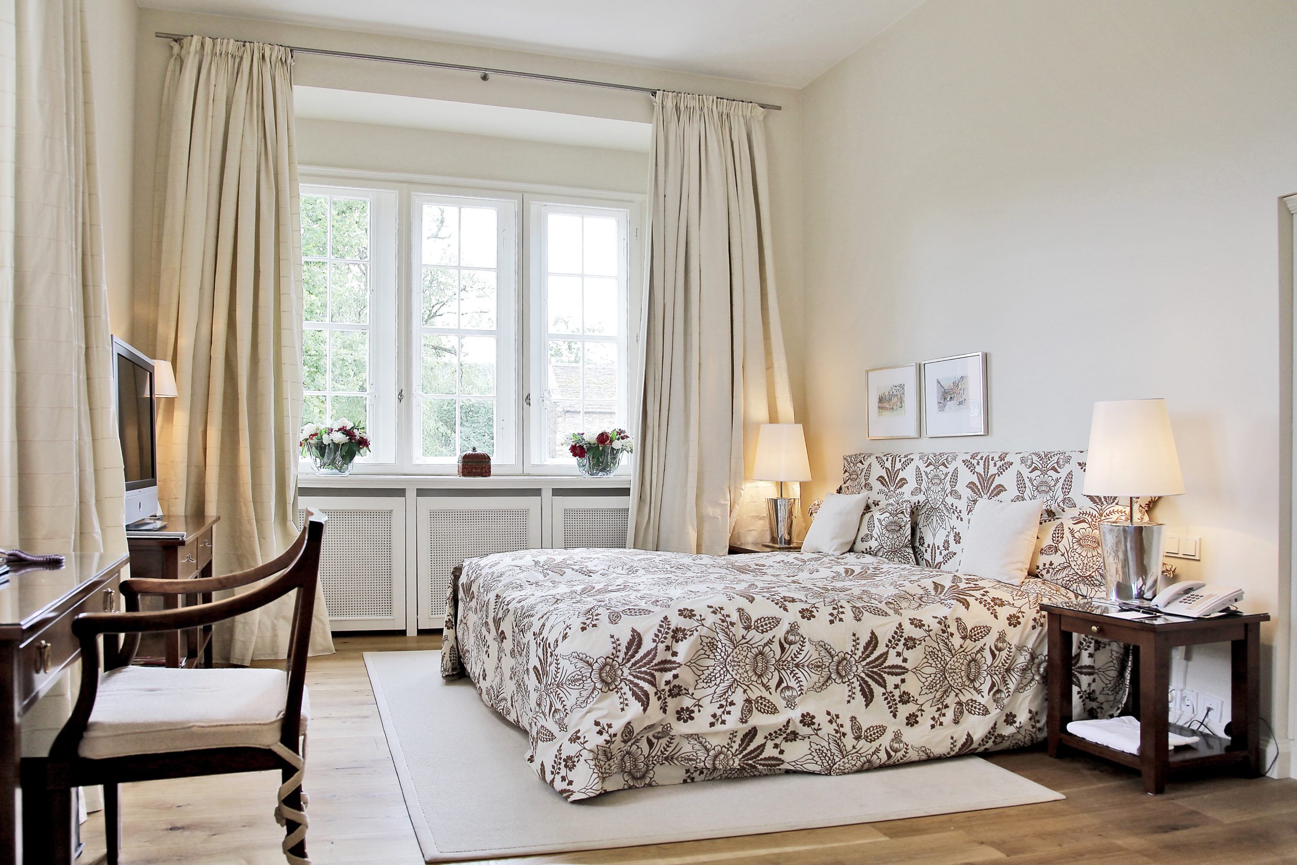 Schlosshotel Münchhausen in Aerzen – Komfortables Doppelzimmer mit klassischer Einrichtung | Wellnesshotel Weserbergland