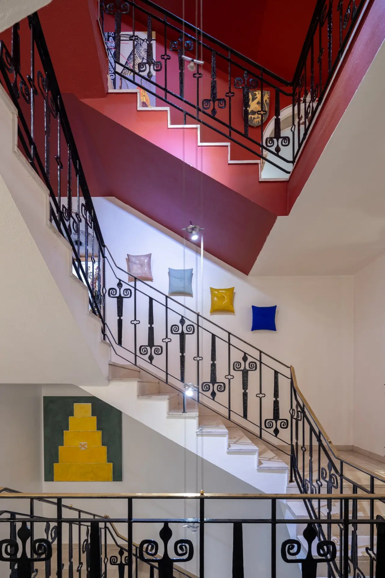 Q! Hotel Maria Theresia Kitzbühel in Kitzbühel – Künstlerisch gestaltetes Treppenhaus | Wellnesshotel Tirol