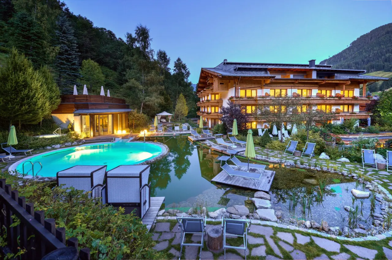 Familien- & Gartenhotel Theresia****S