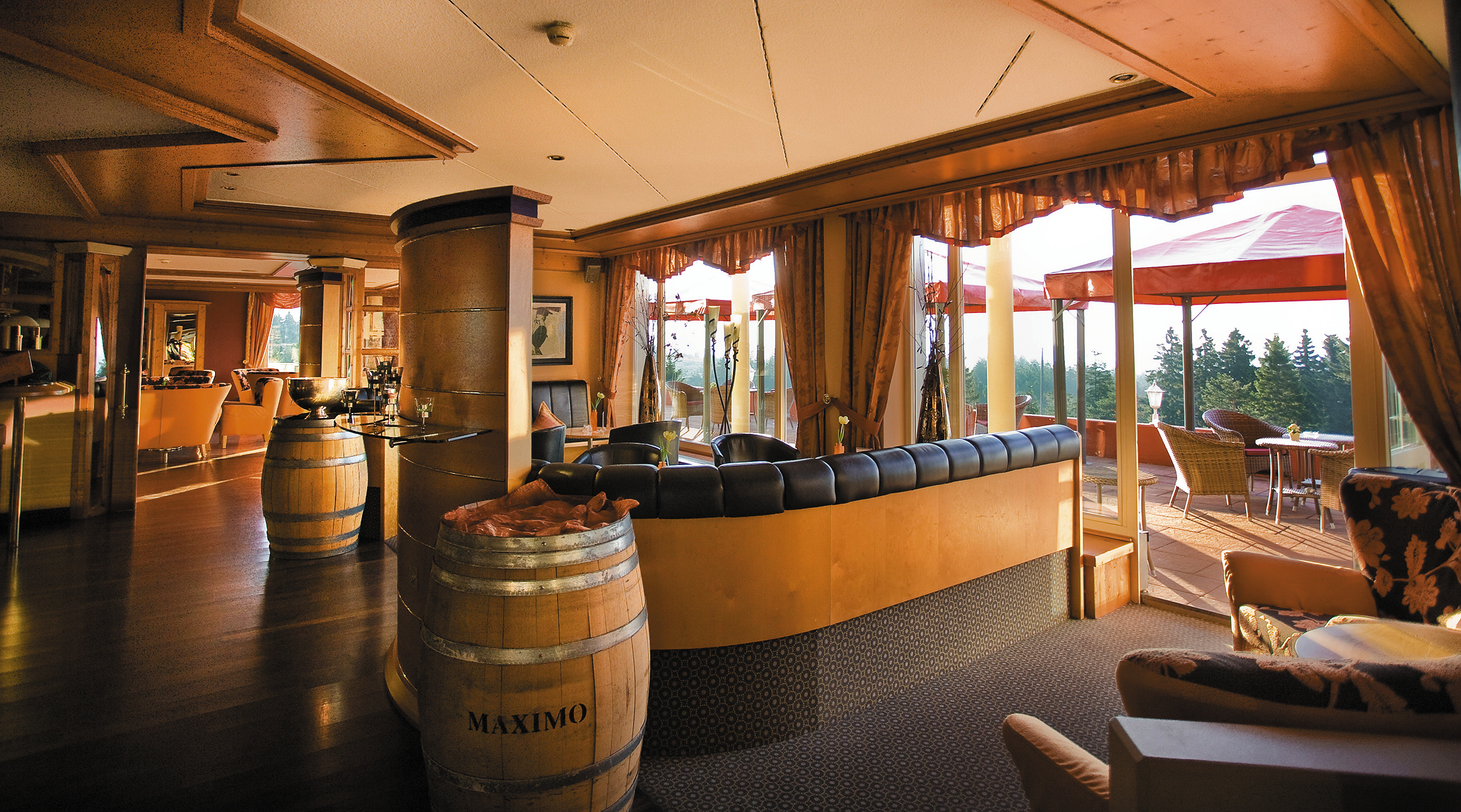 Wellness- & Nationalpark Hotel Schliffkopf in Baiersbronn – Gemütliche Lounge mit Panoramablick | Wellnesshotel Schwarzwald