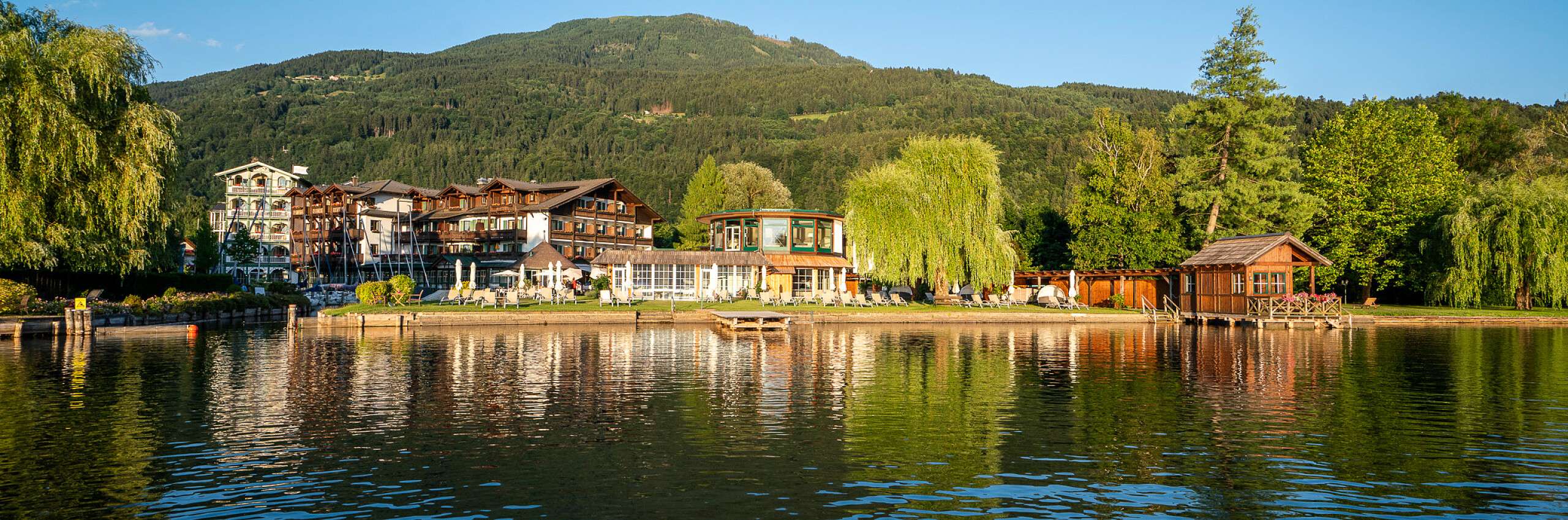 Romantik Spa Hotel Seefischer am Millstätter See in Döbriach – Hotelansicht am Millstätter See | Wellnesshotel Kärnten