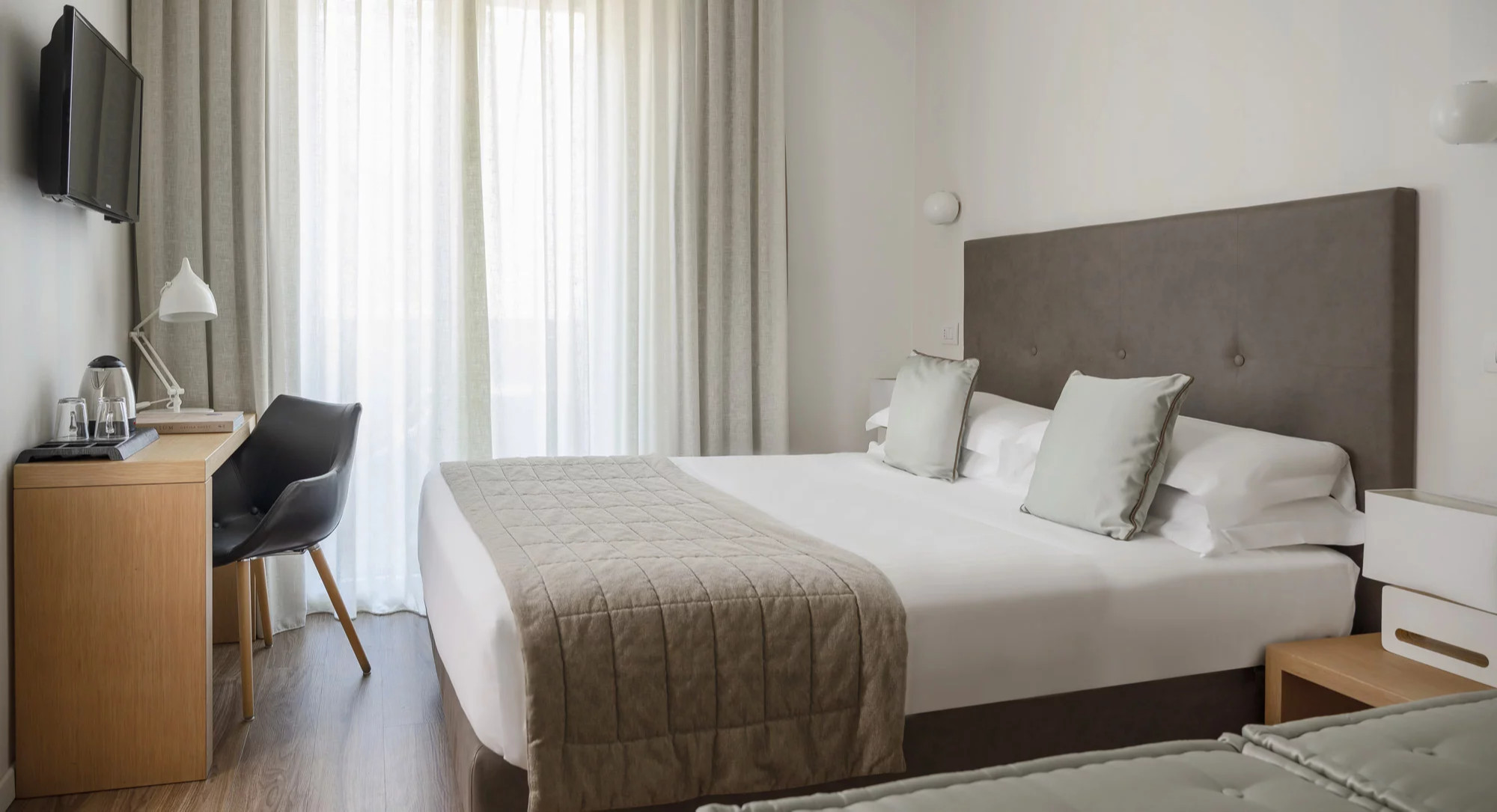 Hotel Select Suites & Spa in Riccione – Helles und komfortables Doppelzimmer mit Schreibtisch | Wellnesshotel Emilia-Romagna