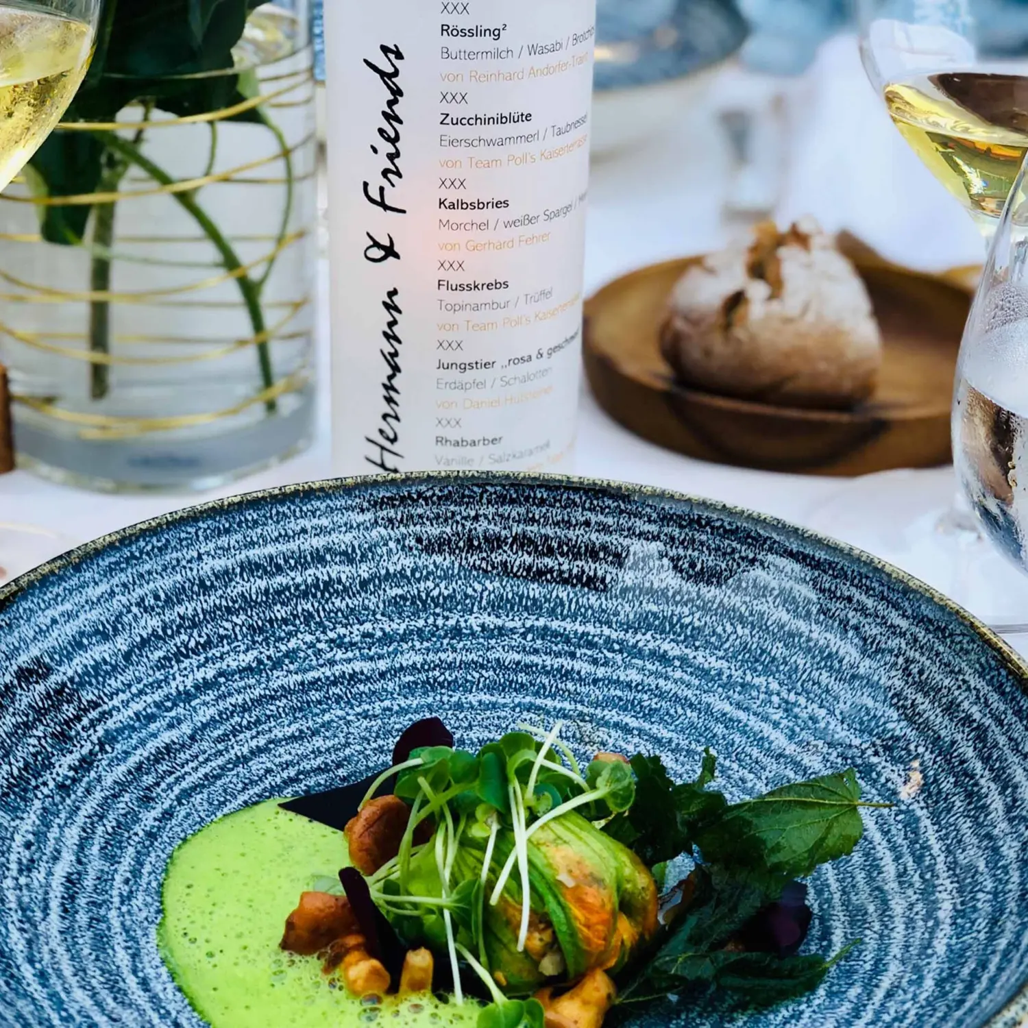 Romantik Hotel Im Weissen Rössl in St.Wolfgang – Exquisit angerichtetes Gericht im Restaurant | Wellnesshotel Salzkammergut