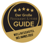 Auszeichnung 'Wellnesshotel des Jahres 2022' vom Großen Restaurant & Hotel GUIDE für das Angerhof Sport- & Wellnesshotel.