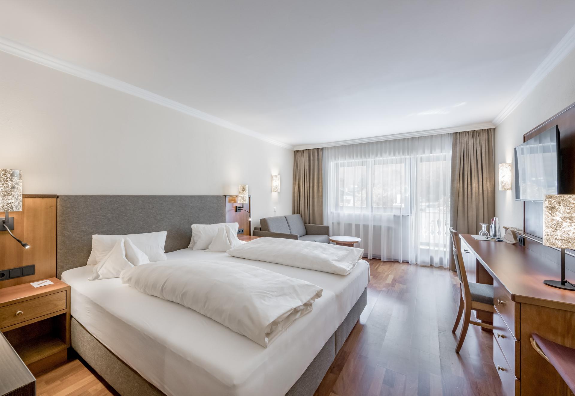 Sporthotel Neustift in Neustift im Stubaital – Komfortables Doppelzimmer mit Balkon | Wellnesshotel Stubaital