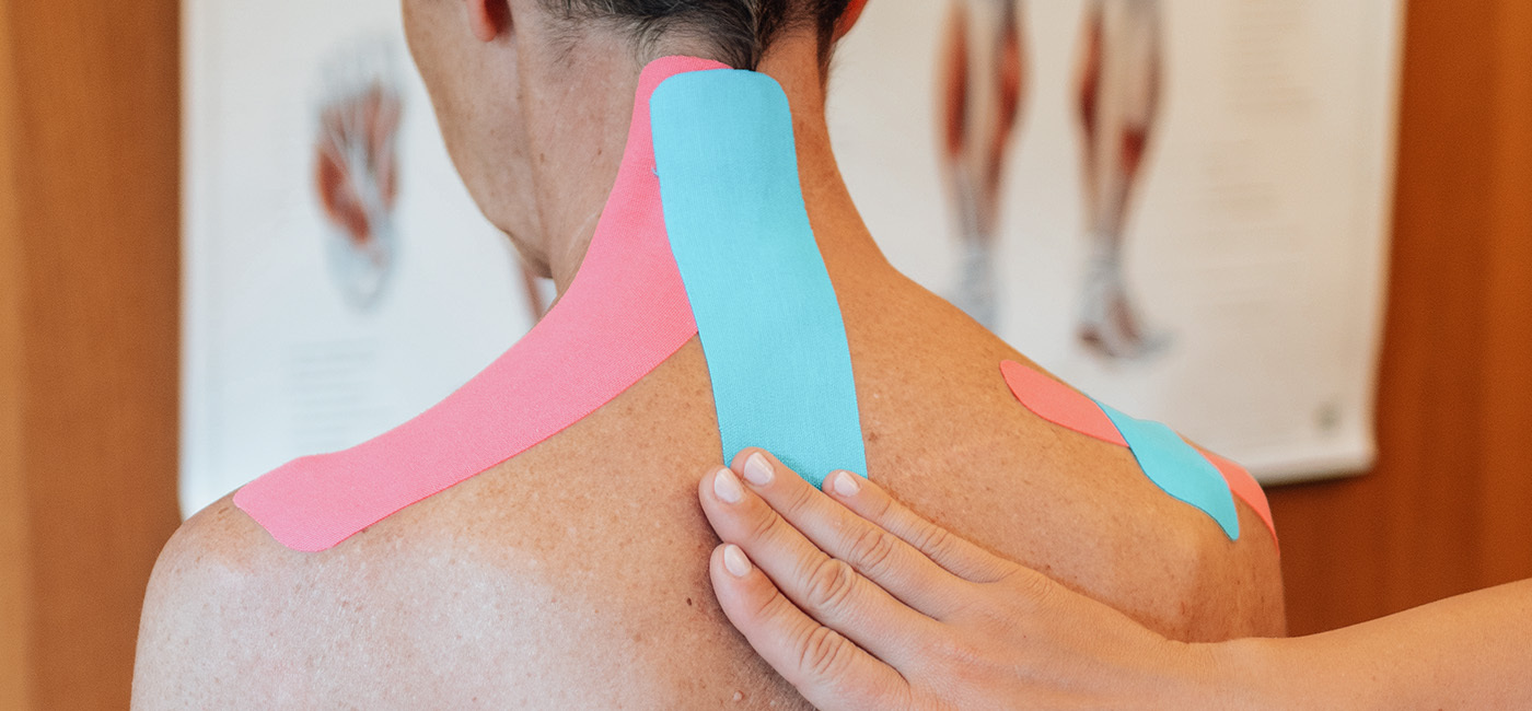 Gesundhotel Bad Reuthe in Reuthe – Kinesio-Taping-Behandlung am Rücken | Wellnesshotel Bregenzerwald