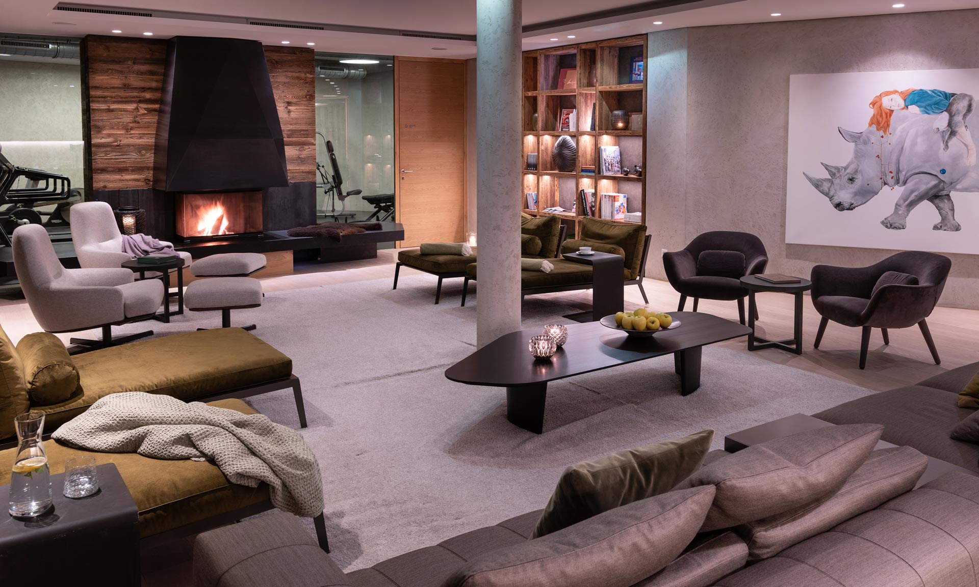ElisabethHotel in Mayrhofen – Gemütliche Hotellounge mit Kamin und stilvoller Einrichtung | Wellnesshotel Zillertal
