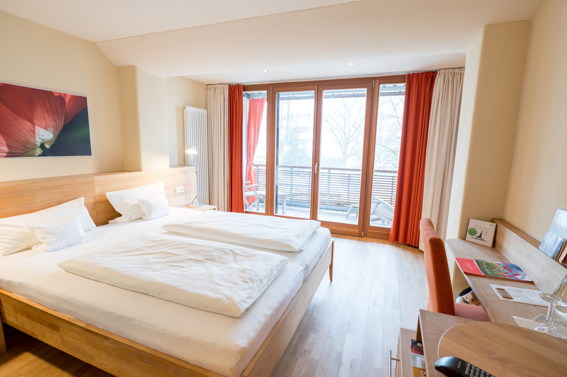 Bio-Thermalhotel Falkenhof**** in Bad Füssing – Komfortables Doppelzimmer mit Balkonzugang | Wellnesshotel Niederbayern