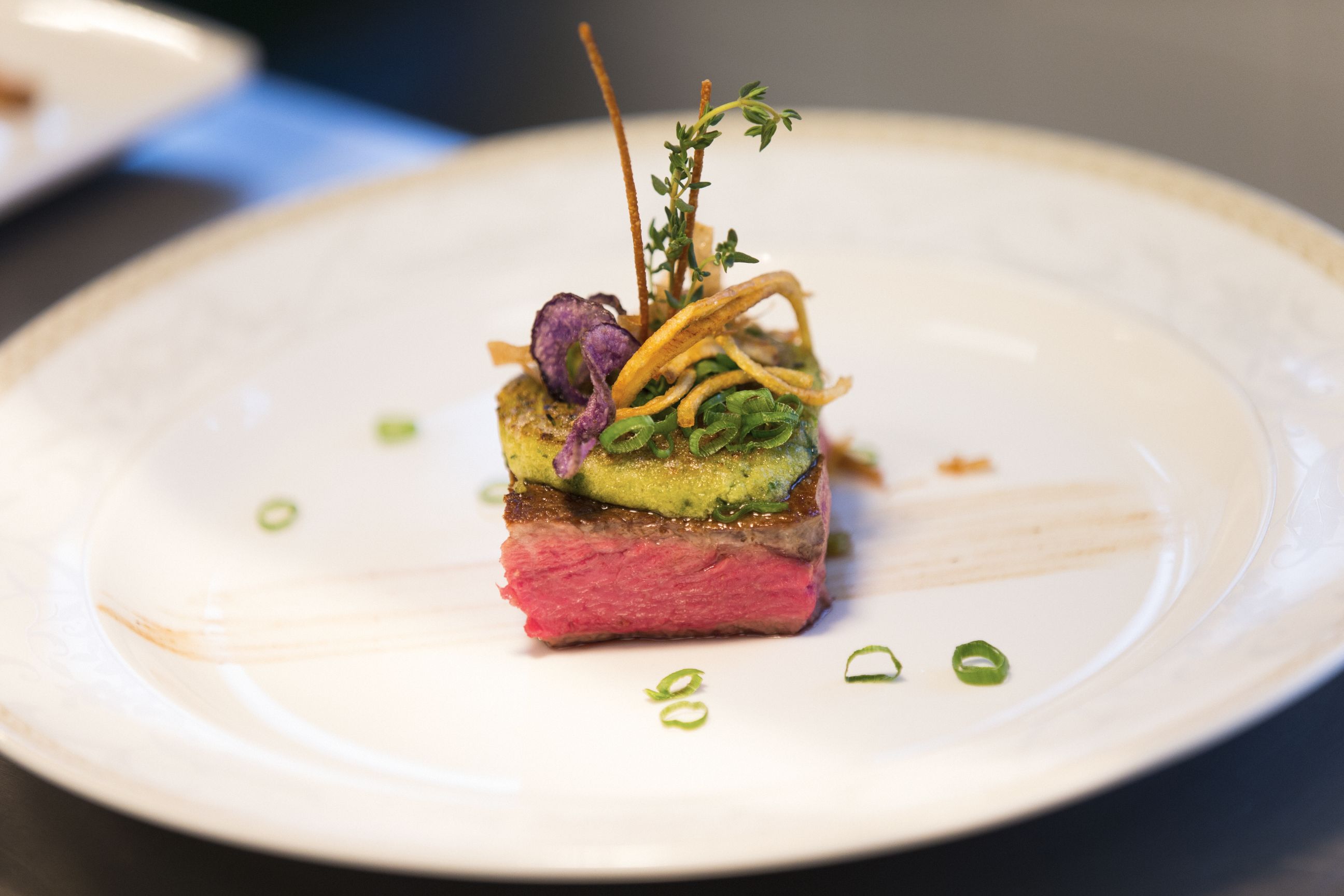 Hotel Villa Hügel in Trier – Exquisit angerichtetes Gericht im Hotelrestaurant | Wellnesshotel Mosel