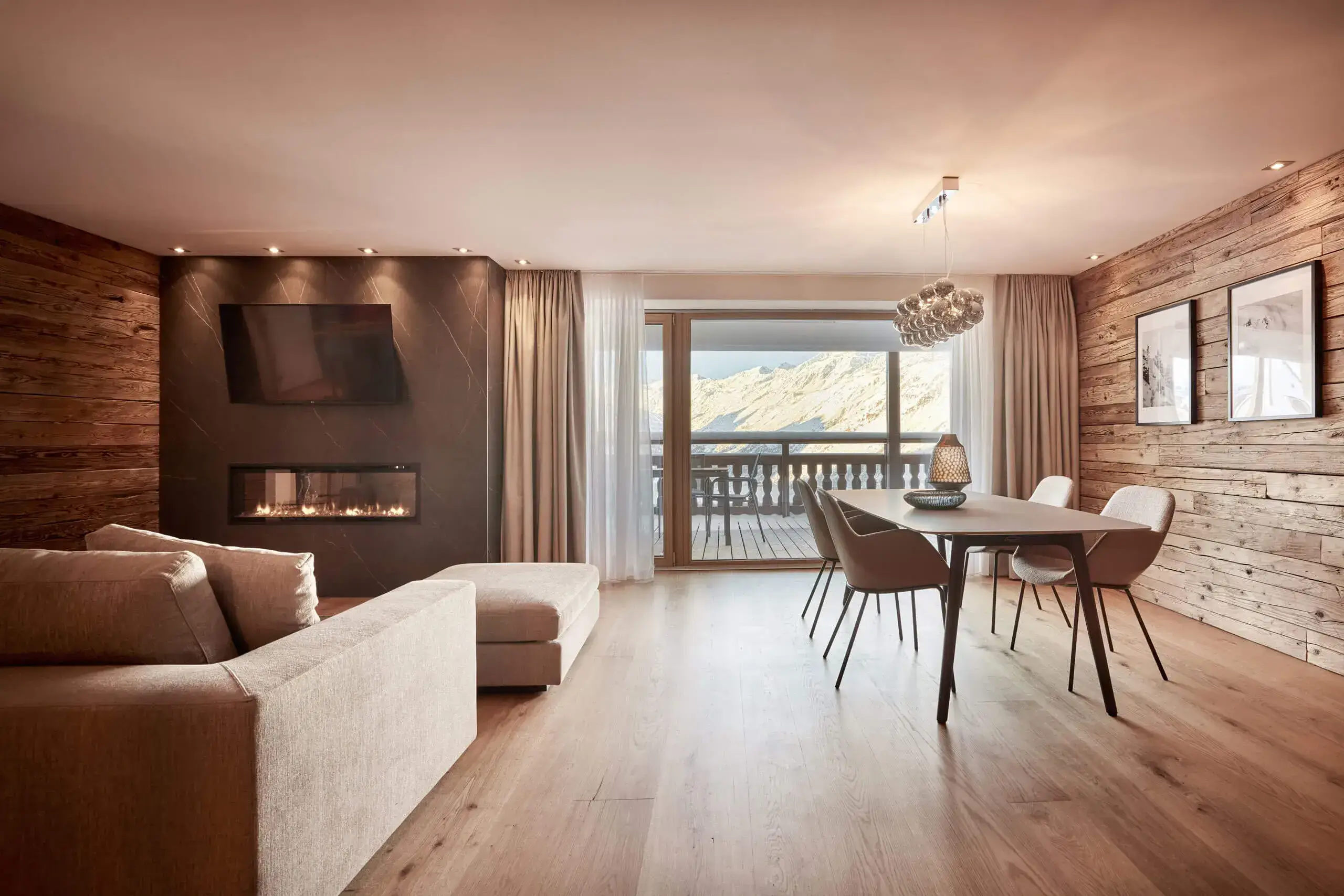 Top Hotel Hochgurgl in Hochgurgl – Gemütliche Suite mit Kamin und Bergblick | Wellnesshotel Tirol