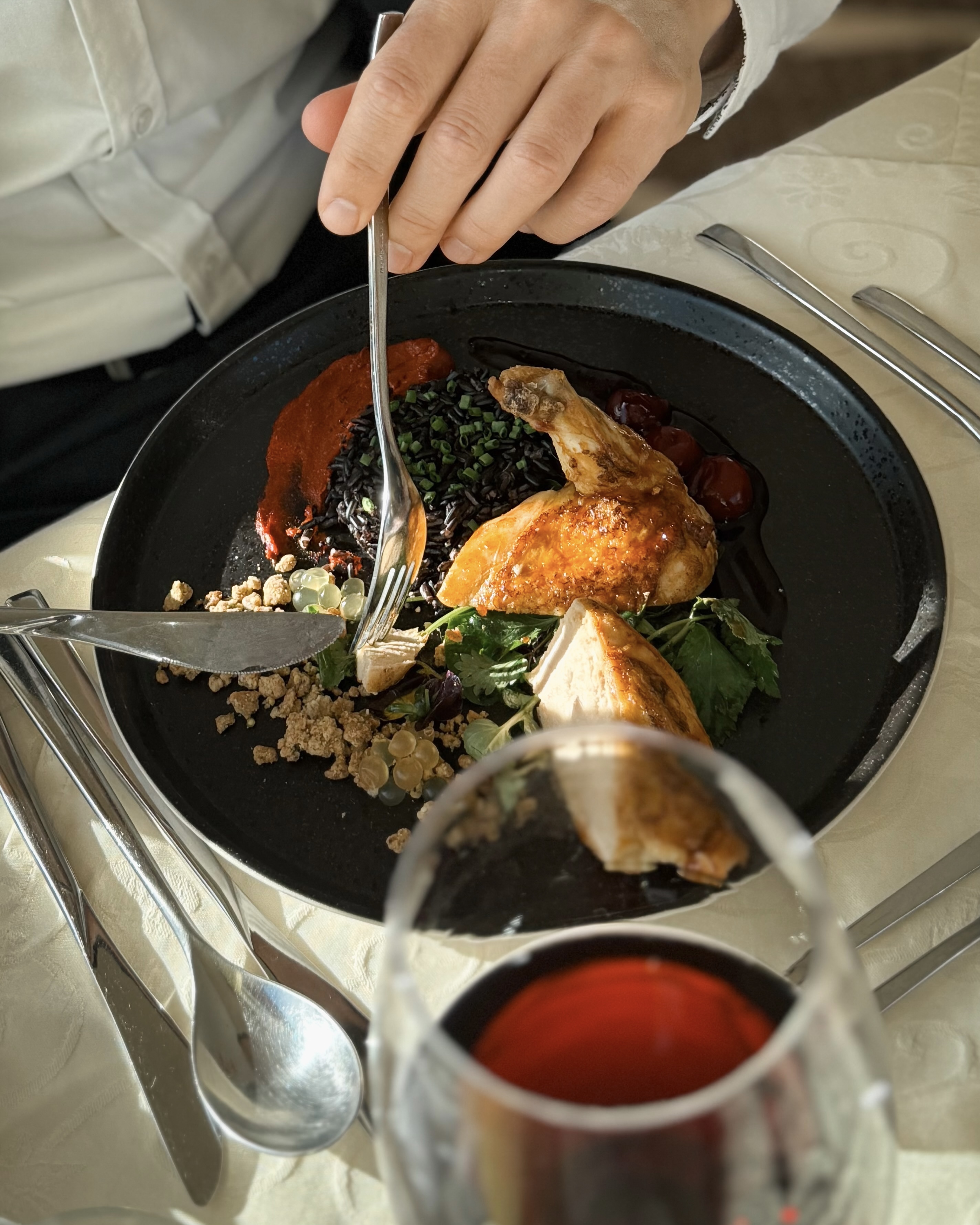 Alpinresort Schillerkopf in Bürserberg – Exquisites Abendessen mit Hähnchen und Beilagen | Wellnesshotel Vorarlberg