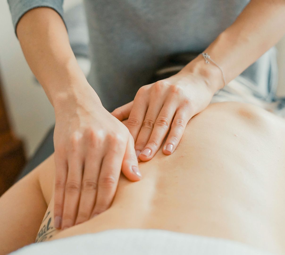 Hotel Schütterhof in Schladming – Entspannende Rückenmassage im Spa-Bereich | Wellnesshotel Steiermark