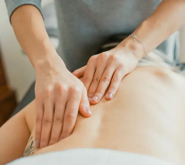 Hotel Schütterhof in Schladming – Entspannende Rückenmassage im Spa-Bereich | Wellnesshotel Steiermark