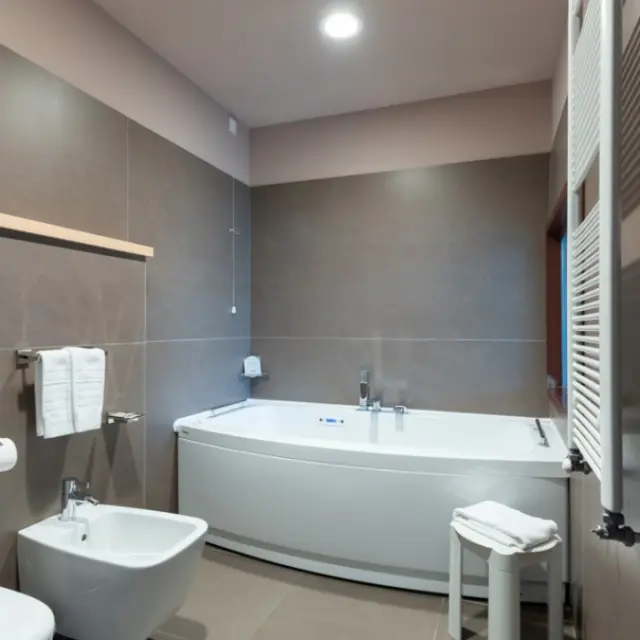 PRESTIGE ROUND SUITE